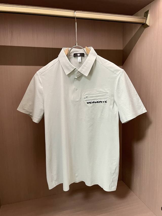 Descente 2025 Spring/Summer The classic Polo collar design, paired with a simple