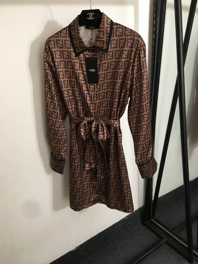 Style No. 20253499 Fend* new style monogram double F letter print waisted lapel