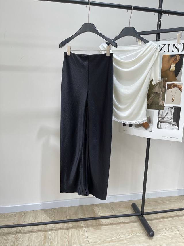Tr Black satin casual trousers ., Fabric: Satin polyester fiber Color: Black The