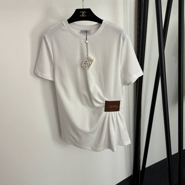 Style No. 20254075 Loew* new logo leather label decorated pleated slim short-sl