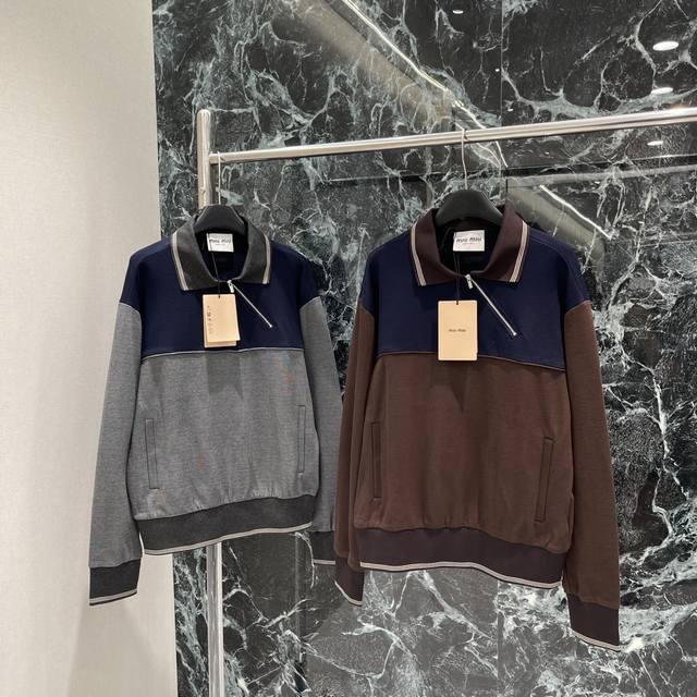Miu 25 Early Autumn new style oblique zipper lapel sweatshirt. The oblique zippe