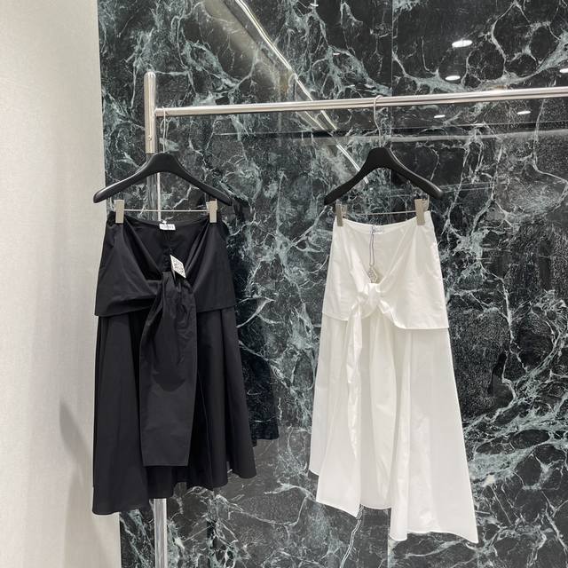 Loewe 25 Early Autumn New Irregular Skirt Unique cross-strap design of the skirt
