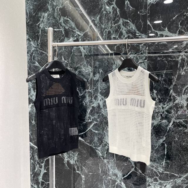 Miu 25 Early Autumn new hollow knitted vest with iconic letters on the front, ad