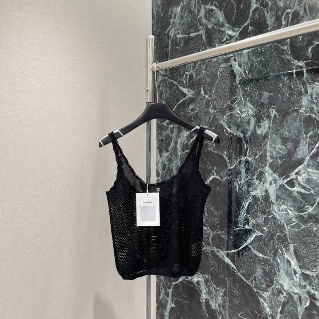 Xiaoxiang 25 Early Autumn New Black Hollow Tank Top Exquisite small logo on the