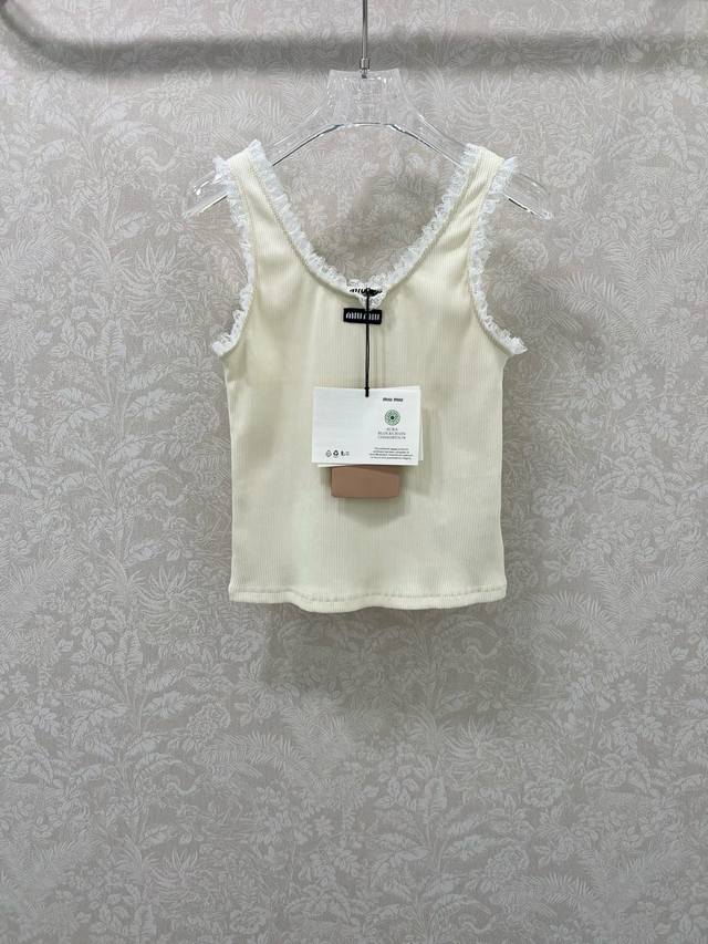 Miumi*New series Yb custom-developed new Miu Miu lace ribbed vest, a must-have f