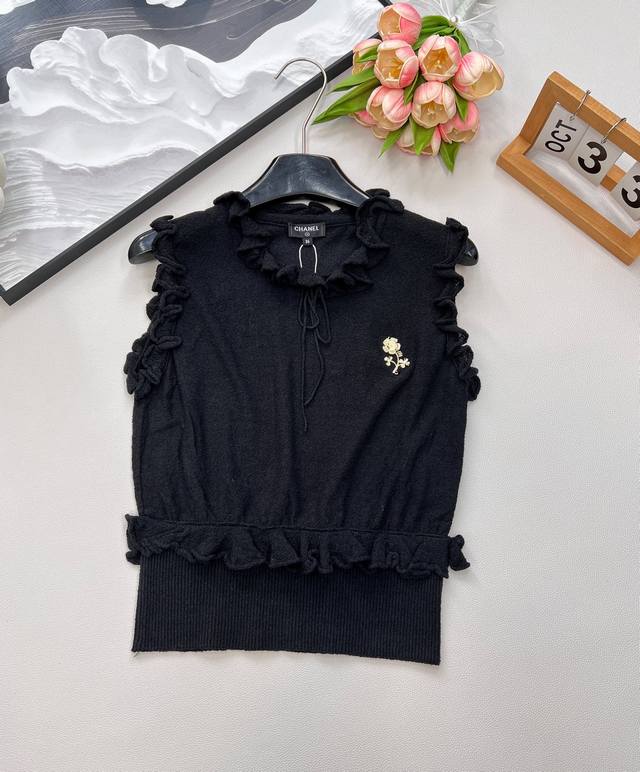 Chanel2025 new style wood ear lace brooch vest, customized Yb cotton yarn woven