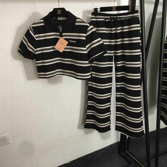 Style No. 20251483 Miumi* new suit, contrast striped Polo collar short-sleeved
