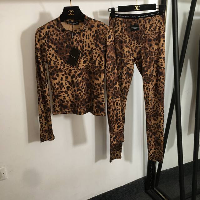 Style No. 8509 Dg X Skims joint new yoga sports suit, leopard print slim long-s