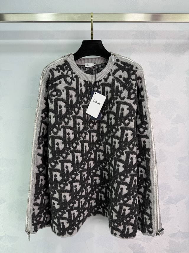 Dio*25 Early autumn new knitted round neck pullover with three-dimensional lette
