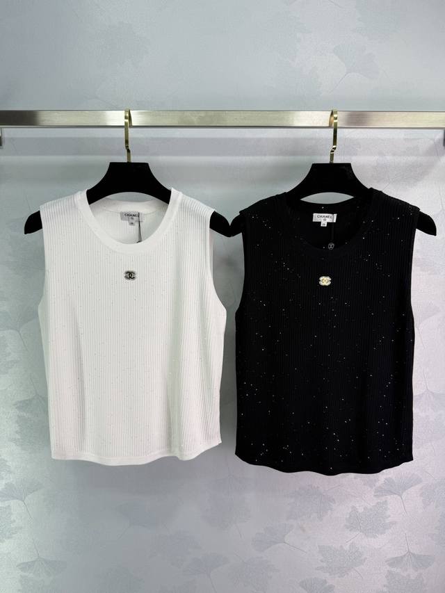 Ch*2025 Spring/Summer new knitted vest, double C logo embroidery on the chest, v