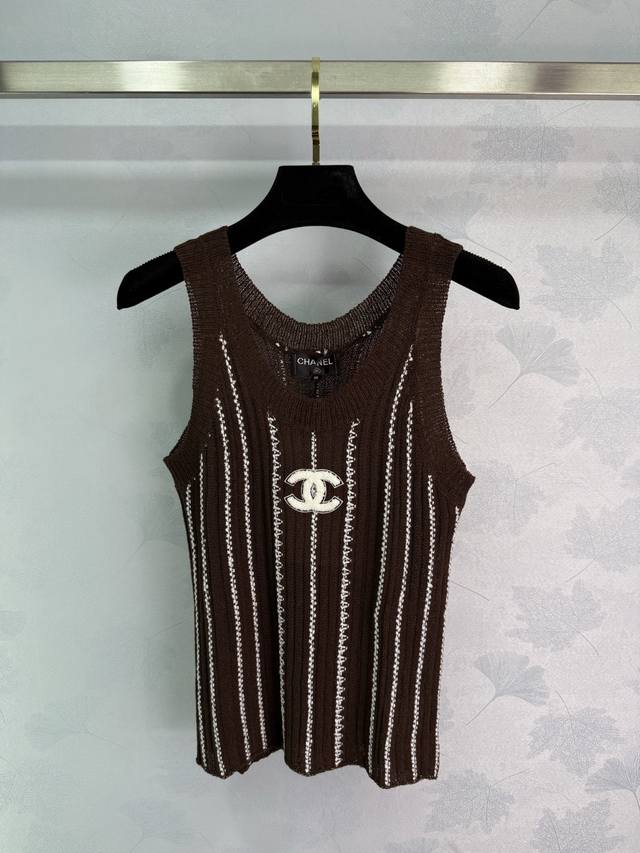 Ch*25A Spring and summer new striped knitted vest with white and brown color mat