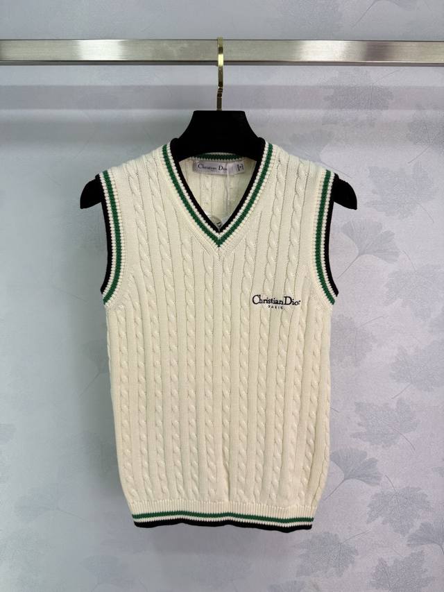 Dio*25 Early autumn new V-neck knitted vest imported from Germany, with fine emb