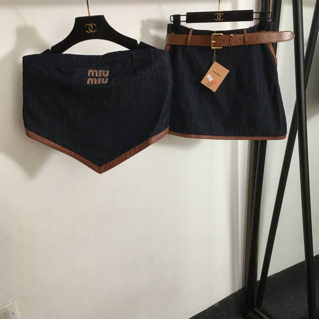 Style No. 3818 Miumi* new suit, embroidered letter patch denim tube top + denim