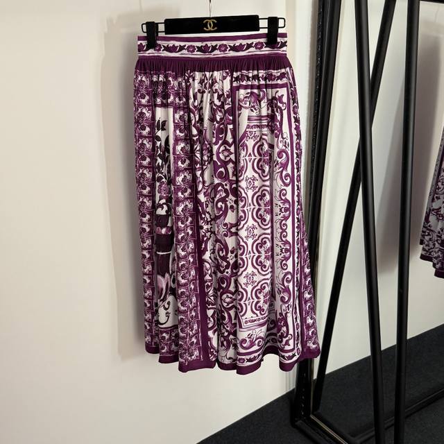 Style No. 20254033 Dg* New retro pattern printed high waist pleated long skirt,