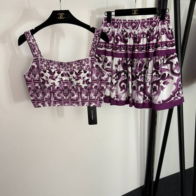 Style No. 20254036 Dg* New style suit, retro floral print tube top + short skir