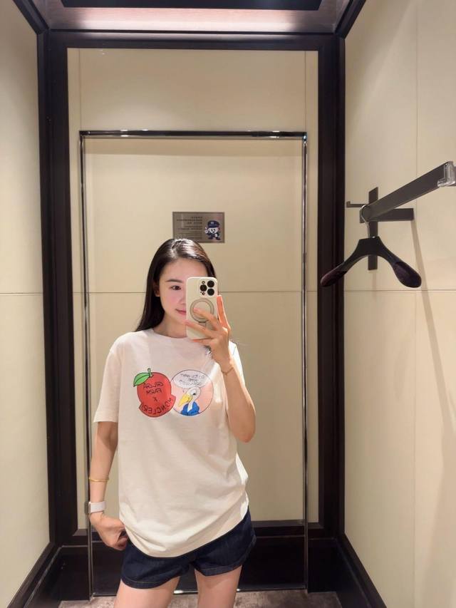 Moncle* X Gilga Farm's new collaboration with interesting prints, round neck sho