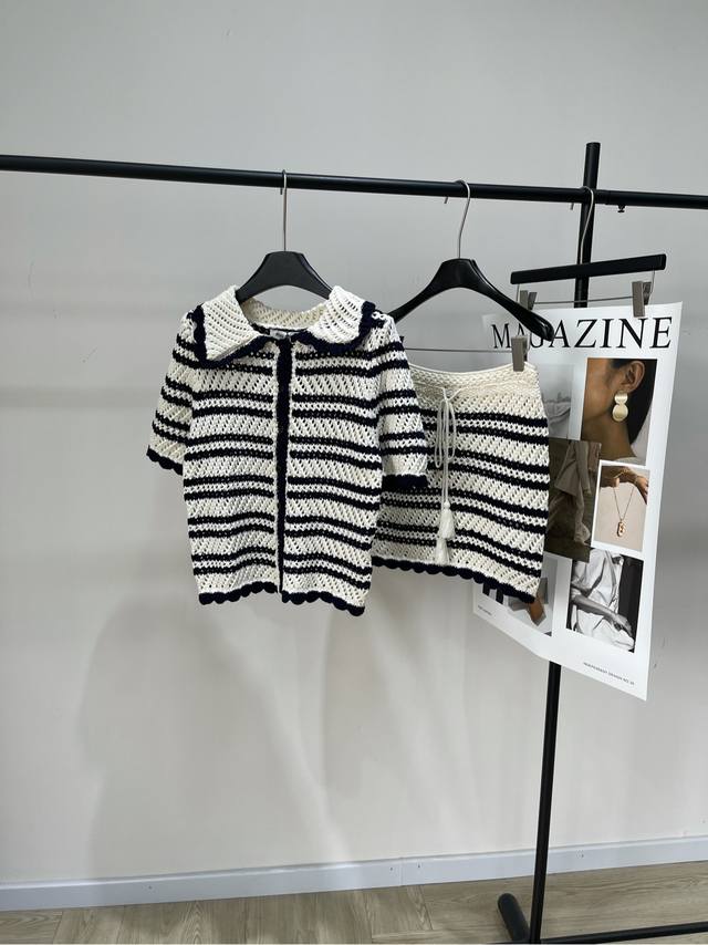 M Beige and black striped hollow short-sleeved lapel cardigan + skirt Top 215, S