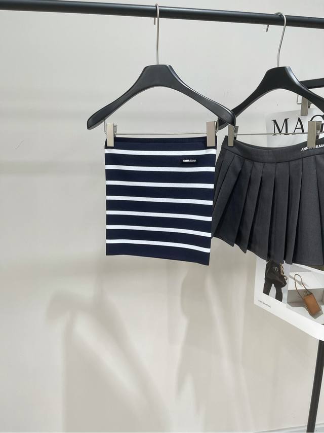M navy blue and white striped knitted tube top DDD, fabric: viscose fiber Color: