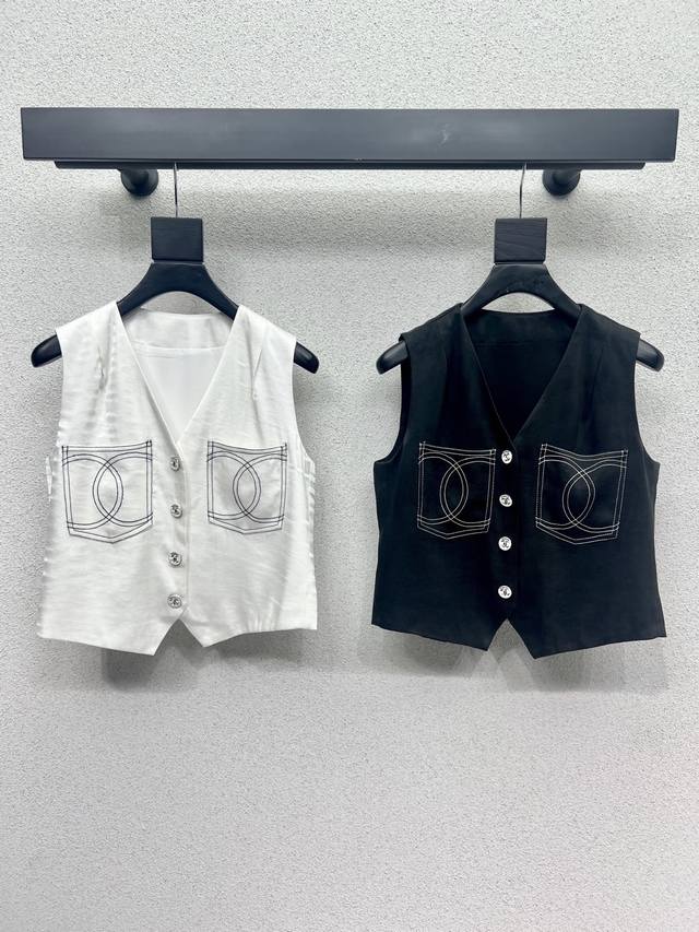 The Chanel style vest top is fashionable, low-key, luxurious and advanced! The