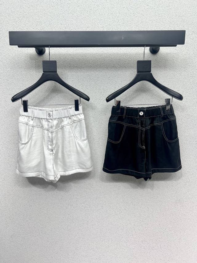 The shorts in the Chanel style series are fashionable, low-key, luxurious and a