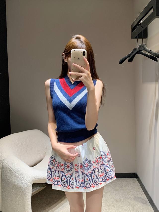 Miumi* 25Ss Spring and Summer new style college style knitted V-neck vest | Excl