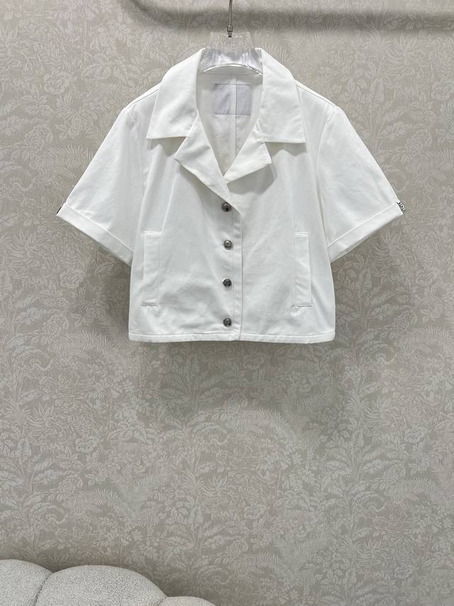 Gucc*25 The new denim series for early autumn is now available. Tops and jackets