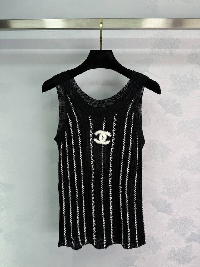 Ch*25A New spring and summer striped knitted vest in black and white, classic do