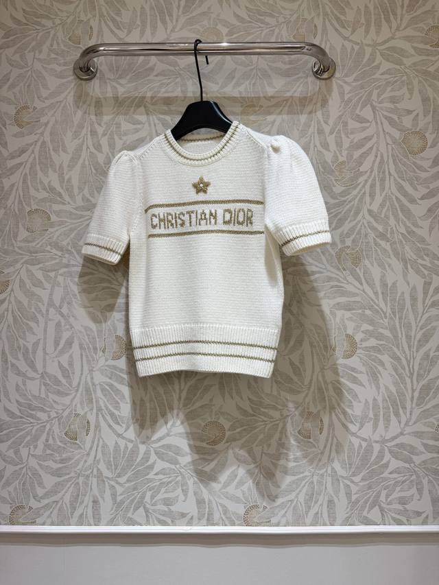 Spot Model No. 11P Platinum Lucky Star Sweater is a very classic series, and a