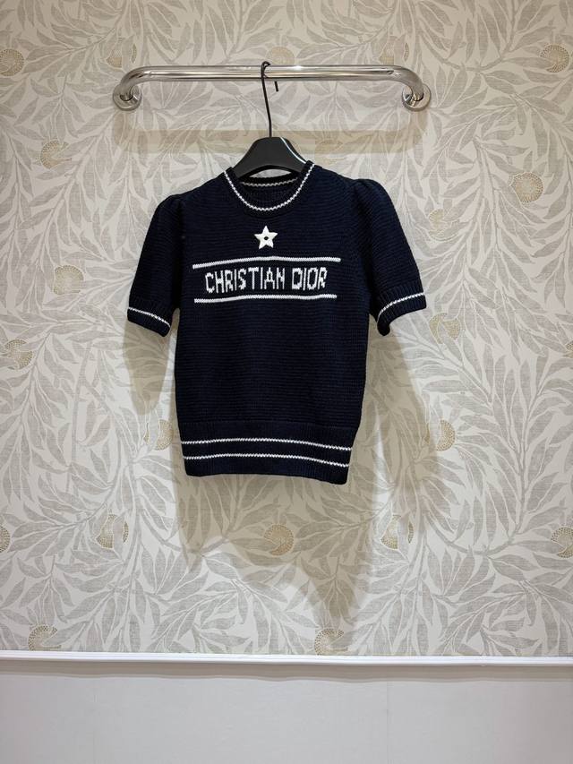 Available Model No. 923P. Lucky Star sweater is a classic series. We have never