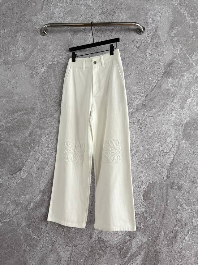 Spot Model No. 6P. The white jeans are more complicated than the blue ones. The
