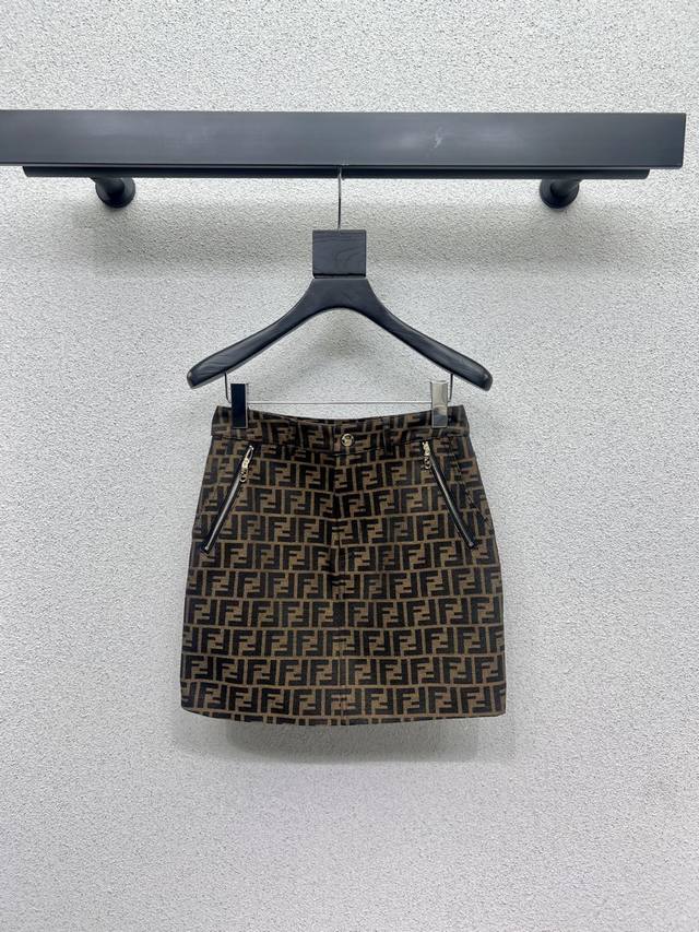 Fd's series of Ff brown skirts are available separately! Delicate texture, soft