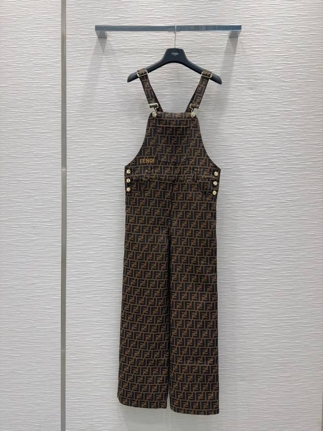Fend* 2025Ss new overalls series are produced at rocket speed! The whole piece i