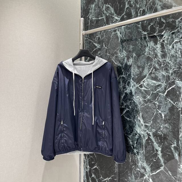 Miu 25 Early Autumn New Double-sided Hooded Jacket. Buy one and you have two pie