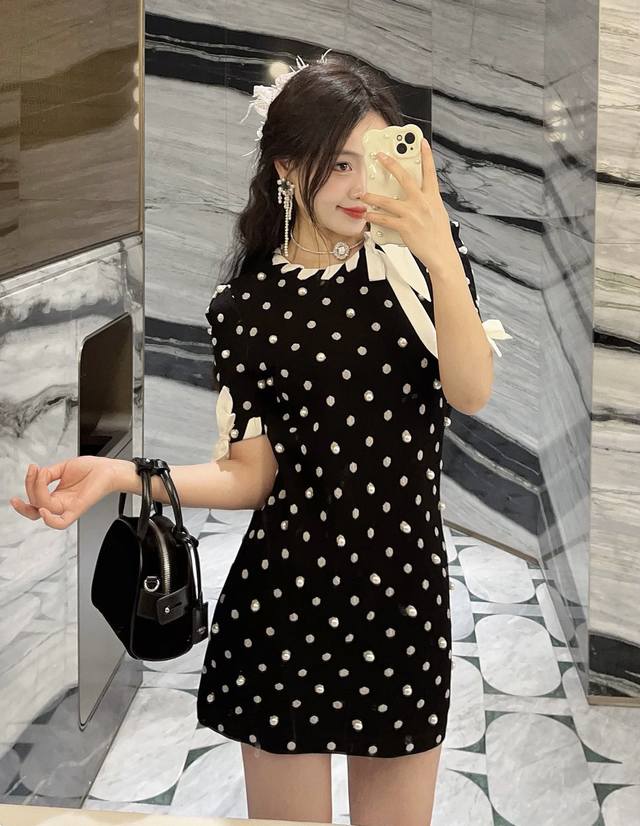Xiaoxiang 25 Early Autumn new beaded short-sleeved dress with a heart-shaped ho