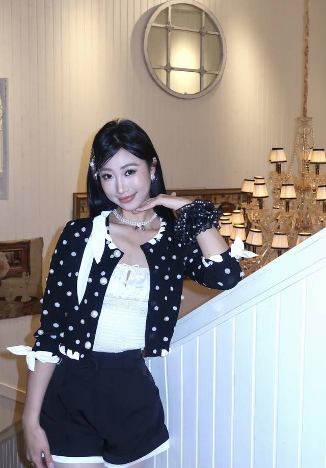 Xiaoxiang 25 Early Autumn New Beaded Knitted Cardigan The whole body is decorat