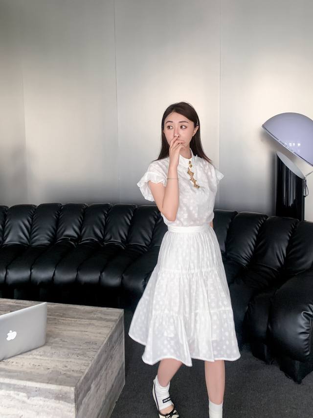Louis 25 summer new jacquard umbrella-shaped long skirt uses three-layer stitchi