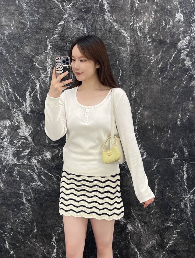Ce 25 Early autumn new striped knitted skirt set A set of separate matching clas