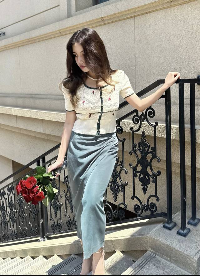 Val Warren 25 Early Autumn new style contrast color embroidery knitted short sle