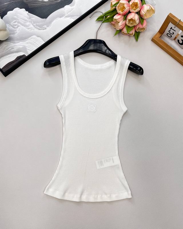 Spring and summer new Loewe classic chest logo all-match vest A style that can