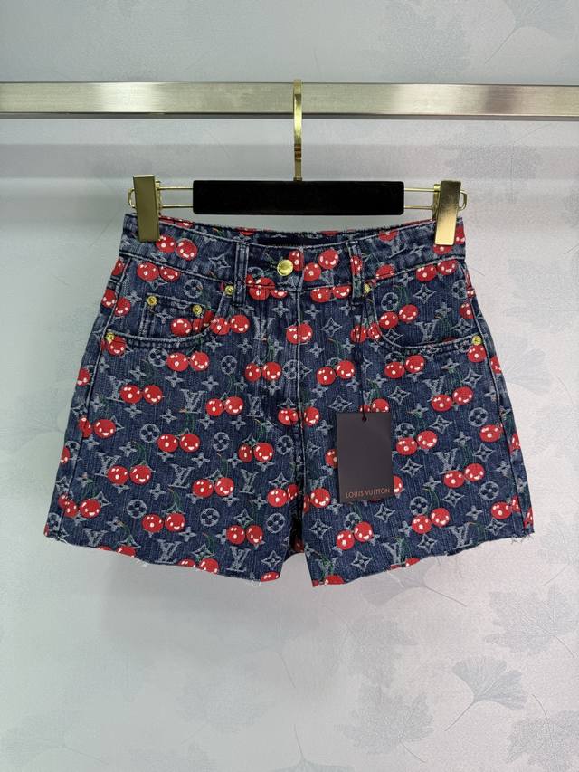 Louisvuit*On 2025 New summer shorts with cherry full print and letters. Made of