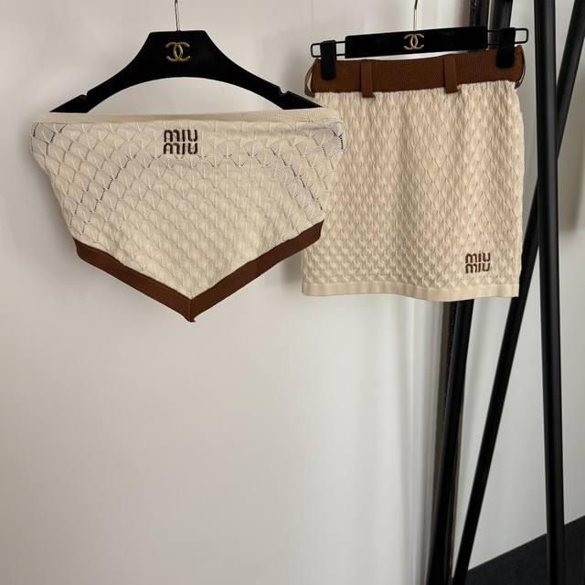 Style No. 20254127 Miumi* new knitted suit, Logo embroidered diamond lattice ho