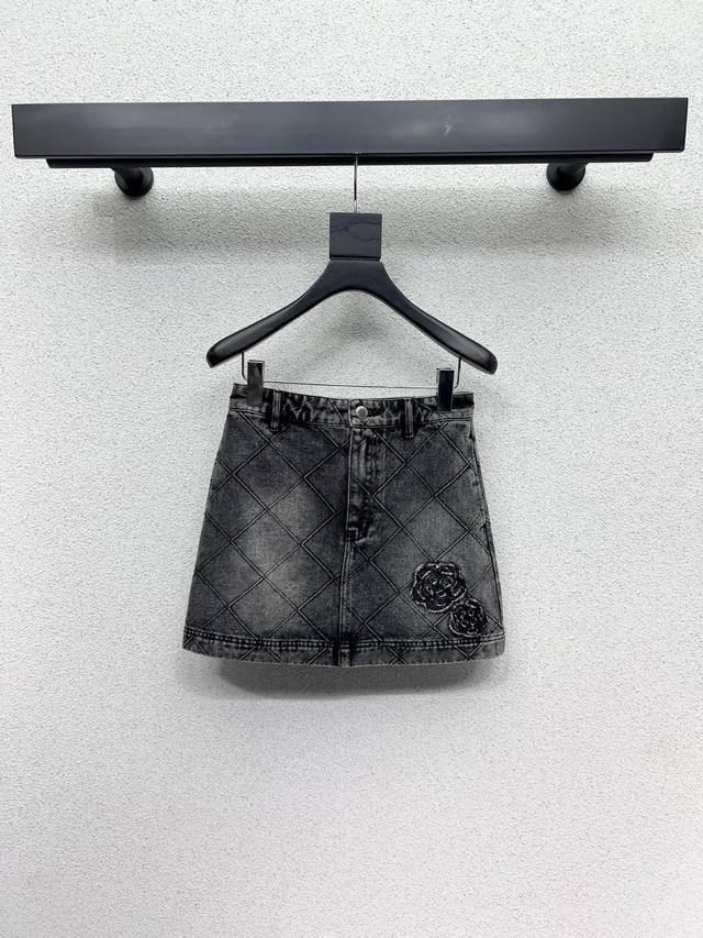 Chanel style denim skirt, high value, versatile, no worries, it feels very clea