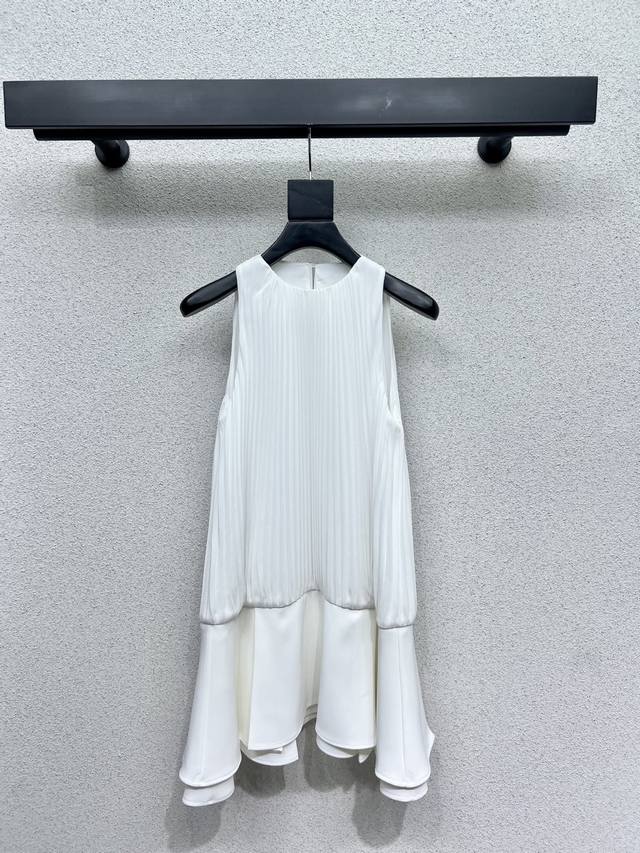Loewe sleeveless dress is fashionable, low-key, elegant and luxurious! The style