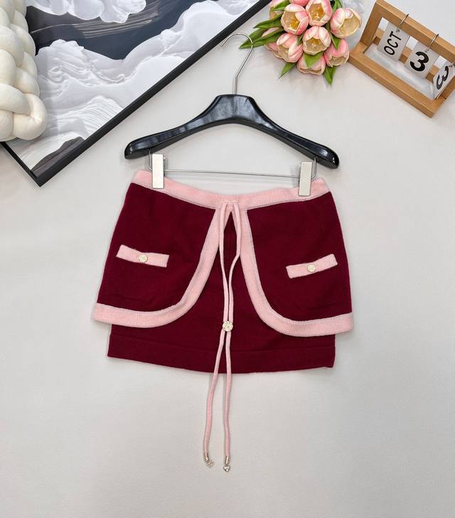 Chanel2025 new lace-up contrasting knitted tube top, customized Yb cashmere yarn