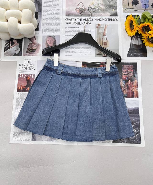 Miumiu2025 Spring and Summer New Retro Letter Embroidery Denim Pleated SkirtحExc