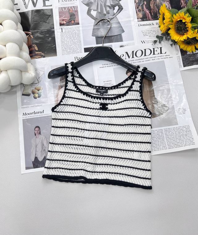 Chanel's new Chanel style contrast striped vest, welding laziness and refinement