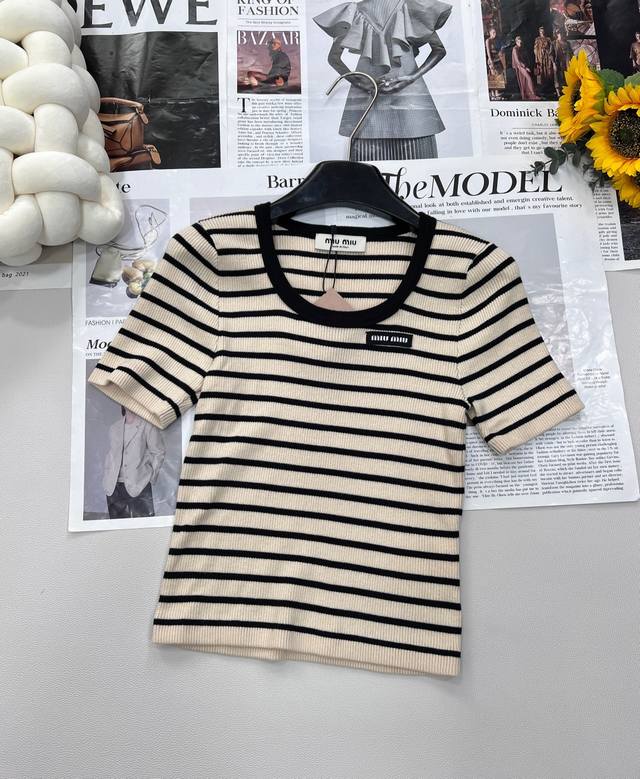 Miu Miu 25Ss New contrasting stripes with letter logo knitted short sleeves, it