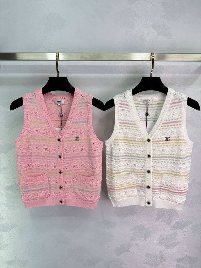 Ch*25 Summer new knitted vest with V-neck design, double C logo on the chest, co