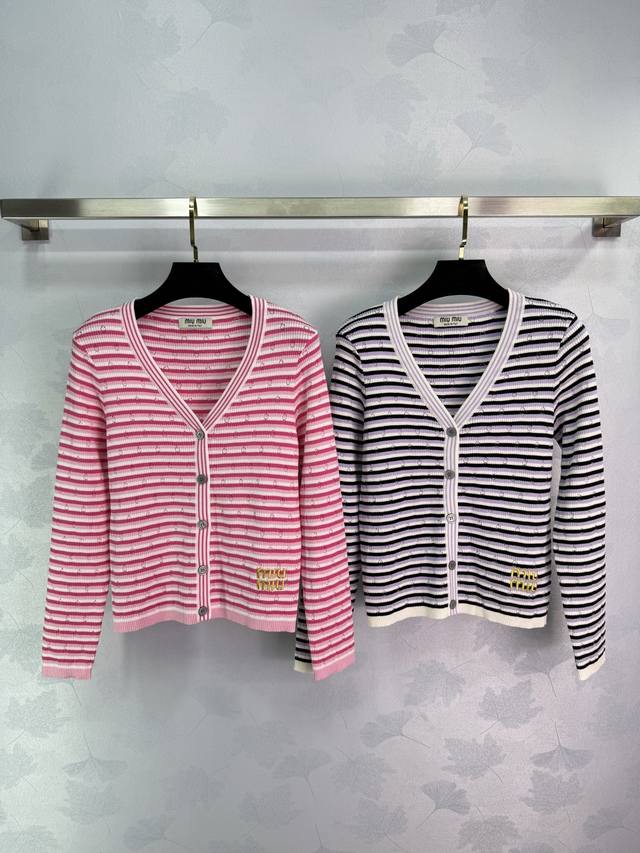 Miumiu*2025 Spring and Summer new striped knitted V-neck cardigan with gold logo