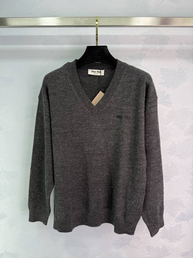 Miumi*25 New spring and autumn knitted V-neck pullover with ribbed hem design, c